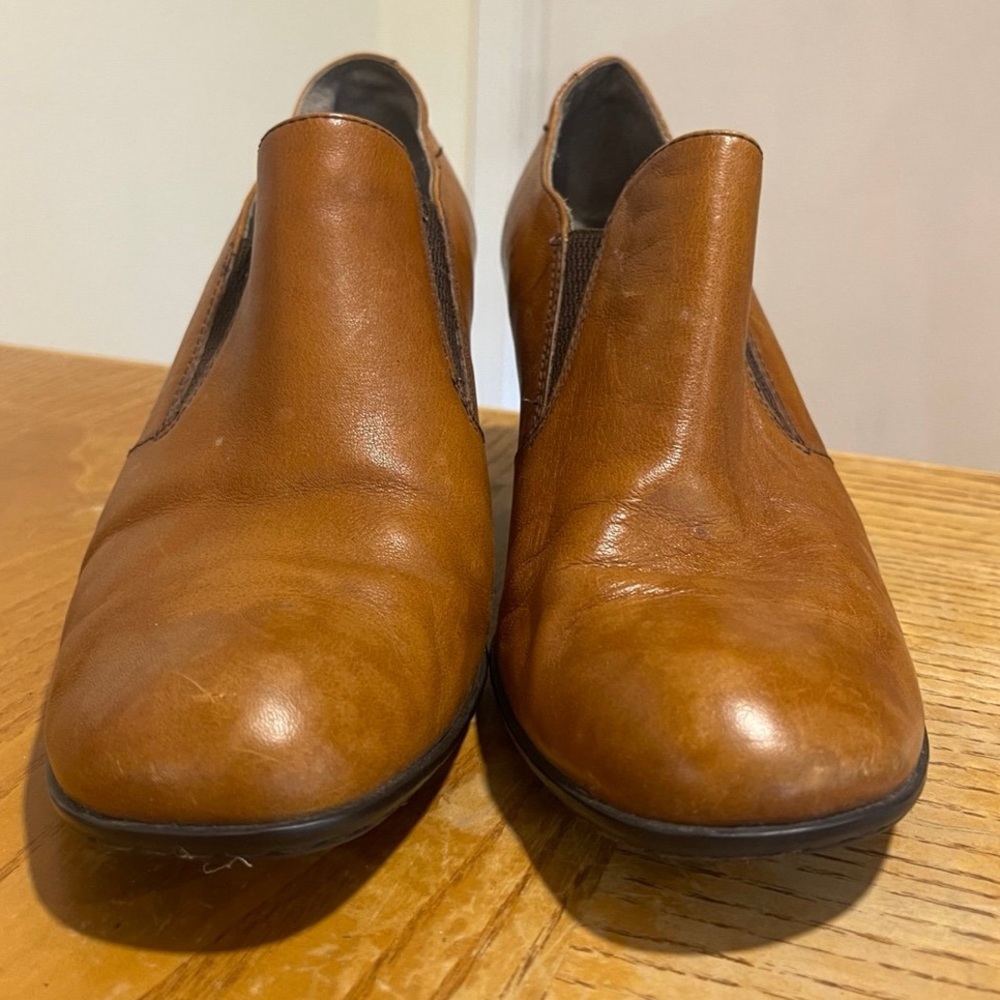 Born BOC Leather Vintage Short Heel Size 9.5